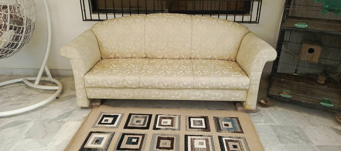 3 seater sofa. . . 4