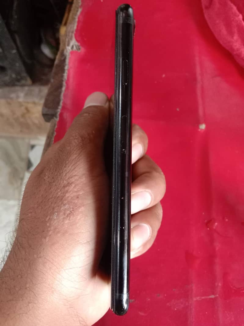Apple iPhone 7 1