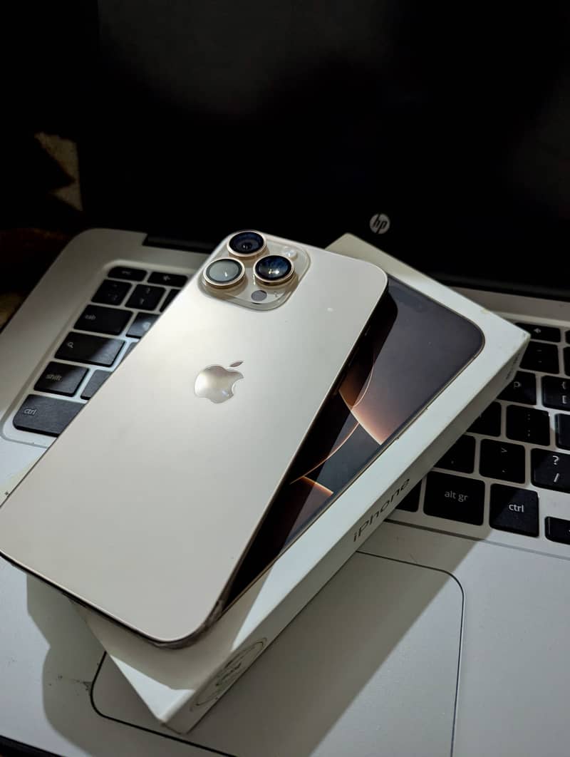 Apple iPhone 16 Pro Max 0