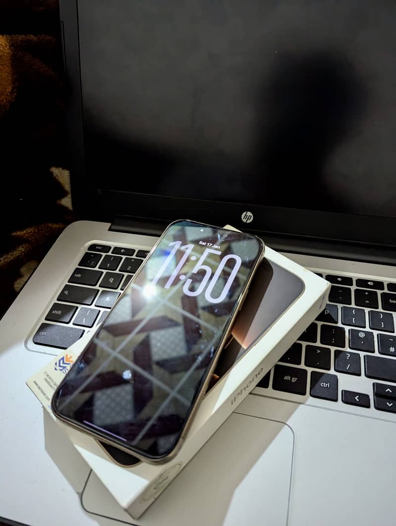 Apple iPhone 16 Pro Max 2