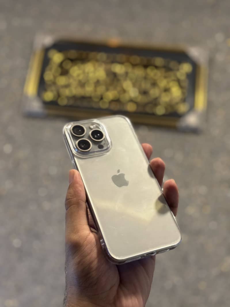 Apple iPhone 15 Pro Max 1