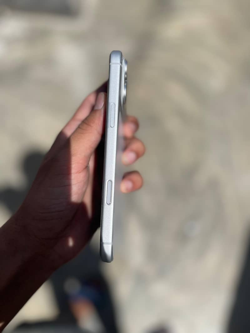 Apple iPhone 17 Pro Max 1