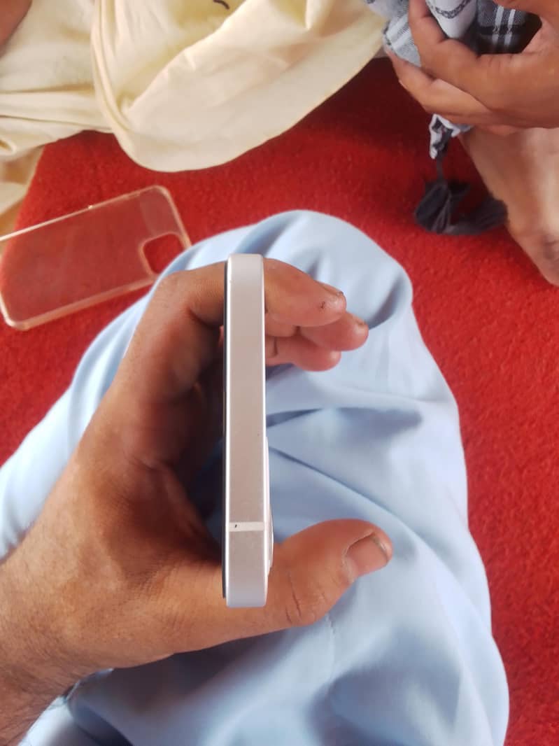 Apple iPhone 12 3