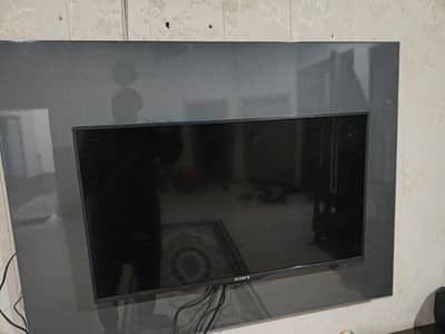 43 INCH SONY LCD BRANDED NO LOCAL IN VERY GOOD AND NEW CONDITION