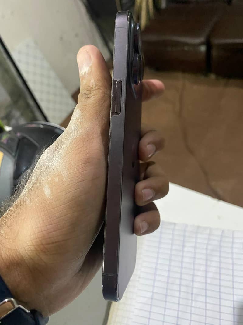 Apple iPhone 14 Pro Max 1