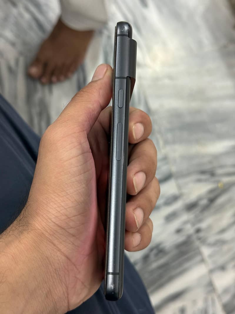 Google Pixel 8 4