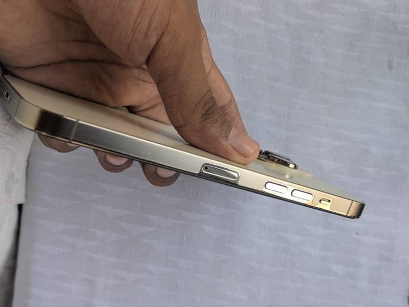Apple iPhone 14 Pro Max 5