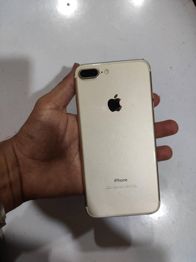 Apple iPhone 7 Plus 1