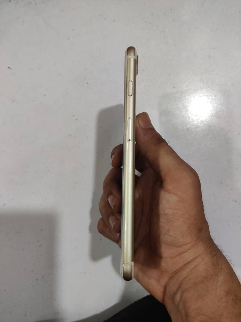 Apple iPhone 7 Plus 2