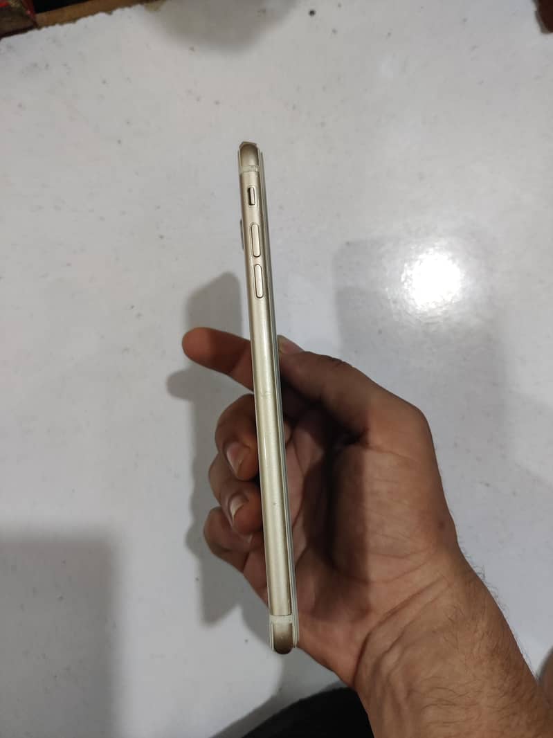 Apple iPhone 7 Plus 4