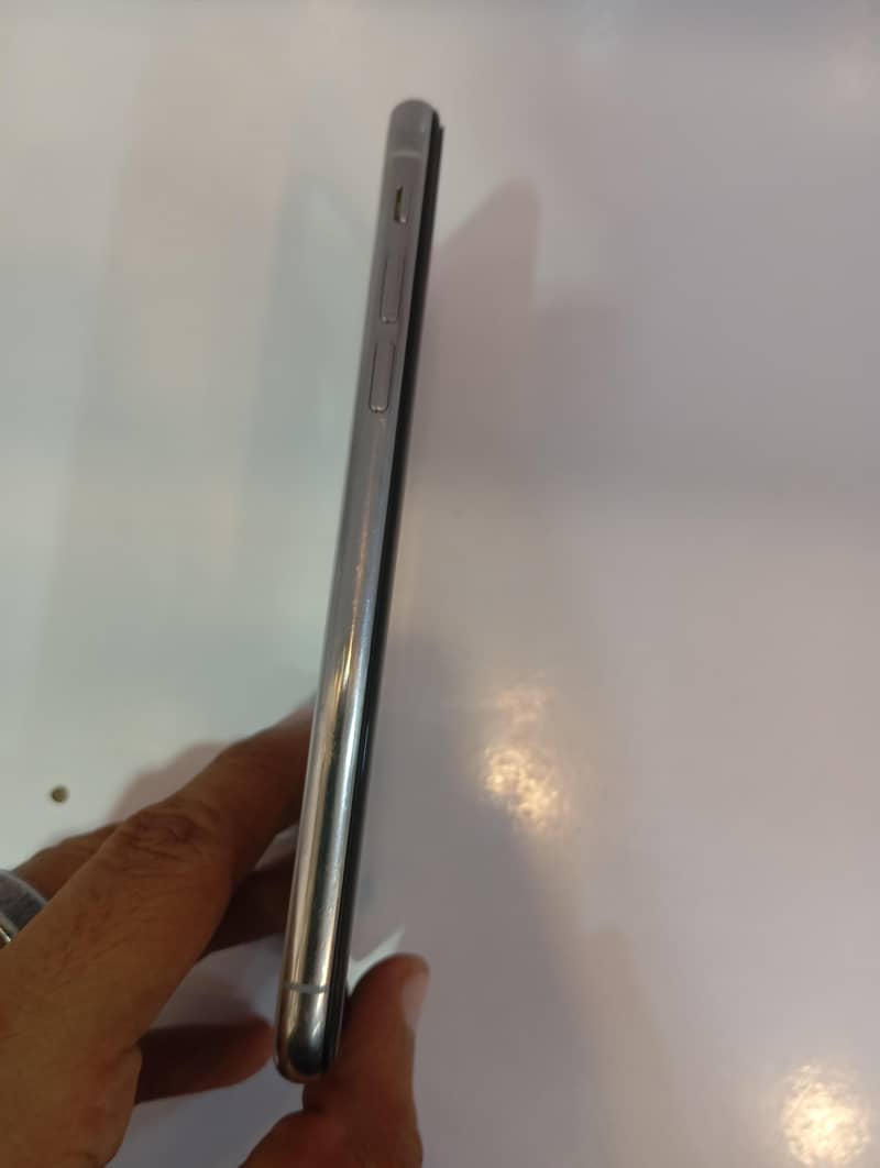 Apple iPhone X 1