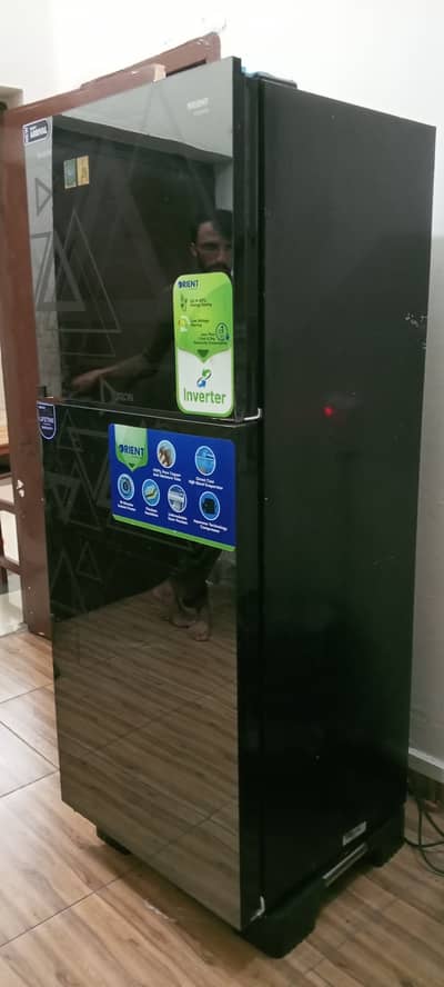 Orient Ultron Inverter, Glass Door Black Triangle