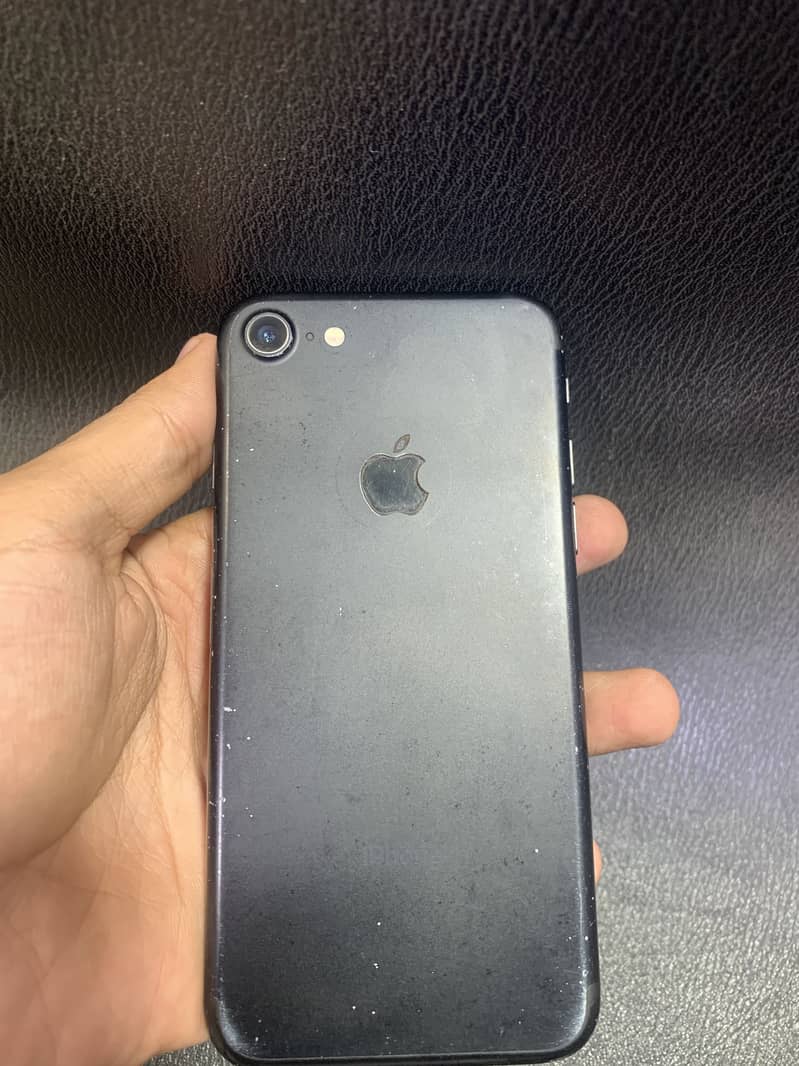 Apple iPhone 7 0