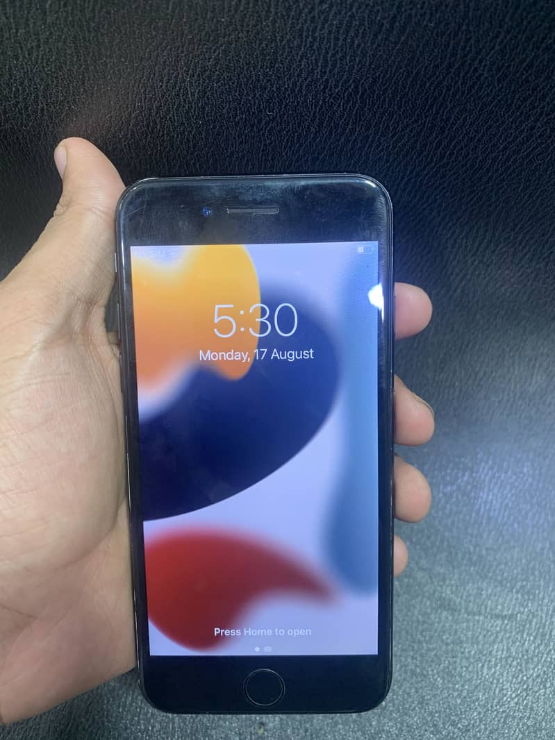 Apple iPhone 7 1
