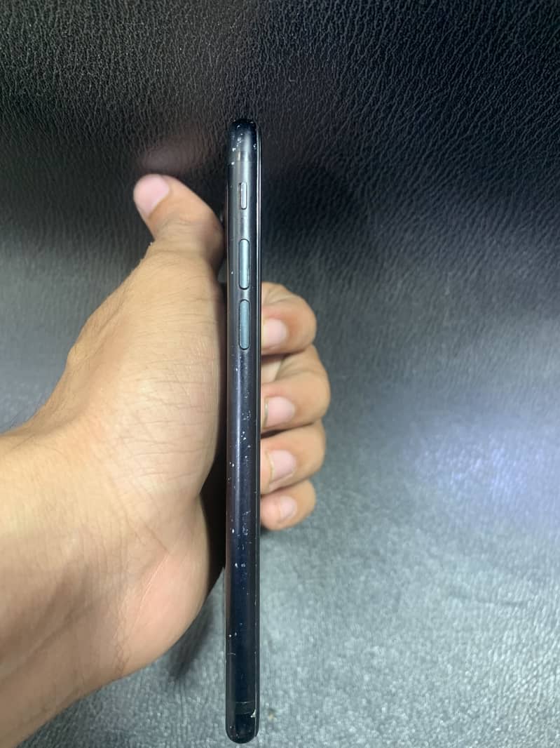 Apple iPhone 7 3