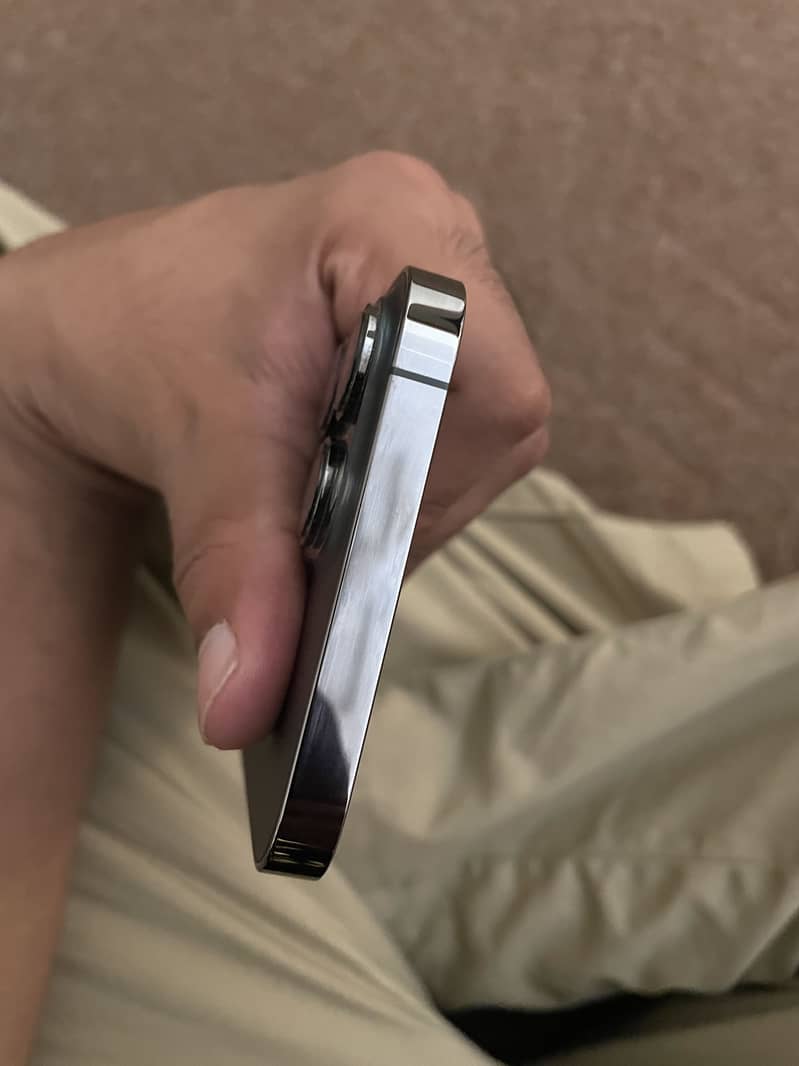 Iphone 13pro max JV 4