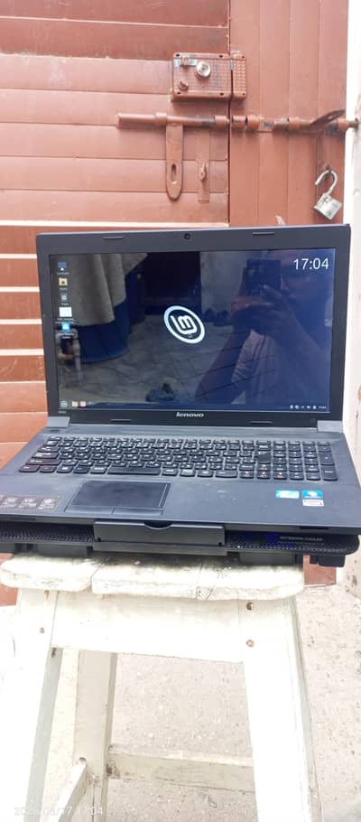 Lenovo B590