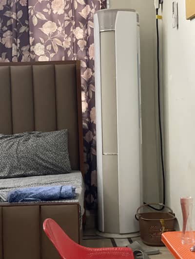 Haier 2 ton cabinet AC Almost new. just 2 months used, in warrent