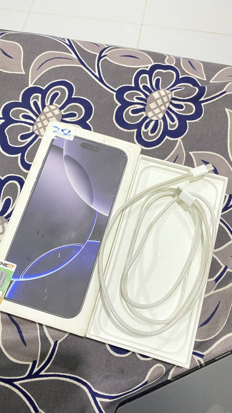 Apple iPhone 16 Pro Max 6