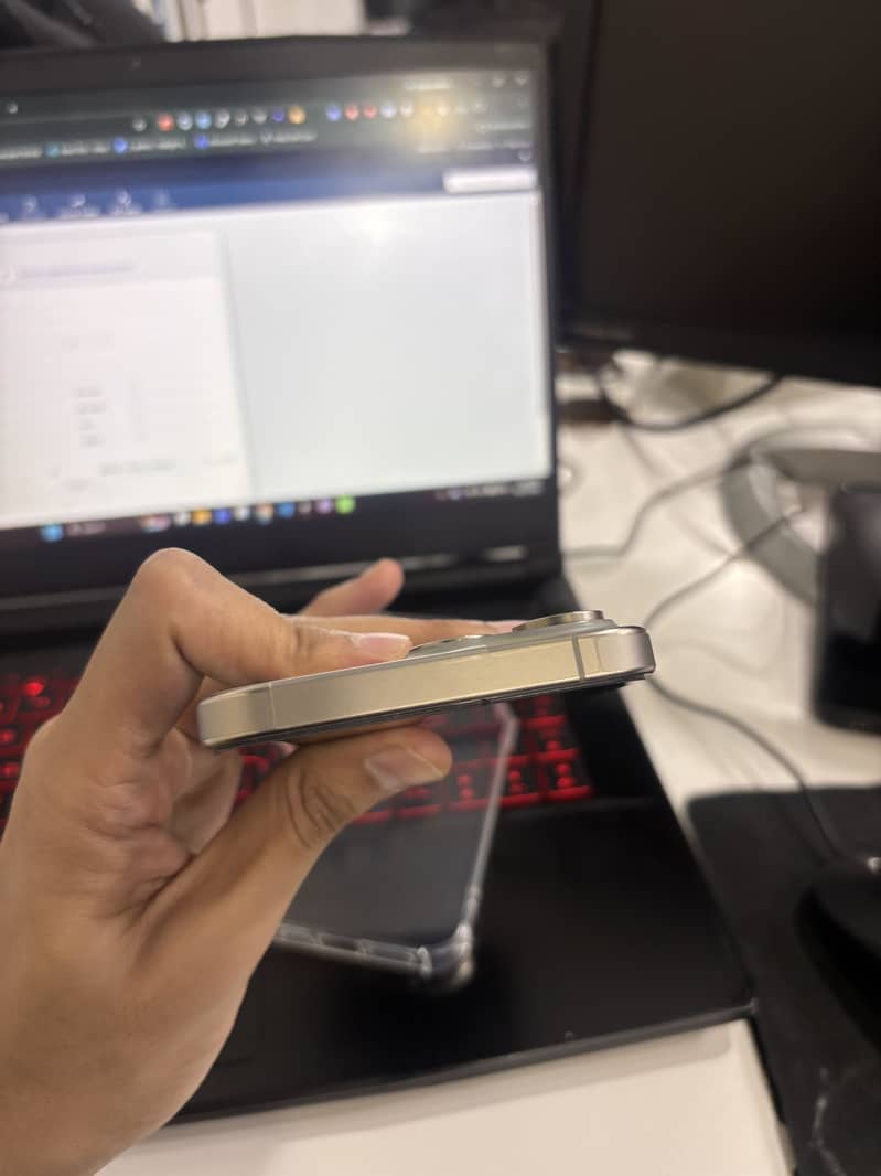 iPhone 15 Pro Max | Original Box | 98% BH | Non PTA Factory Unlock 2