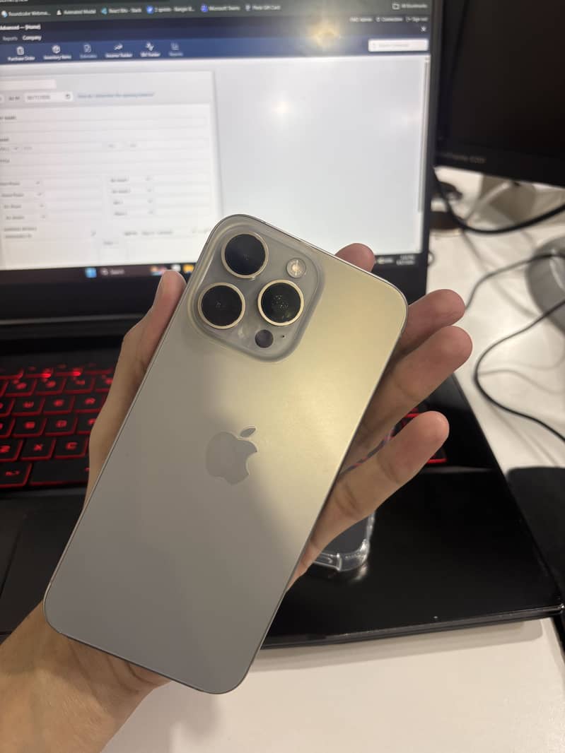iPhone 15 Pro Max | Original Box | 98% BH | Non PTA Factory Unlock 4