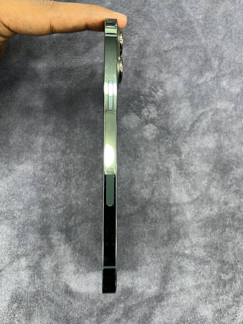 Apple iPhone 13 Pro Max 3