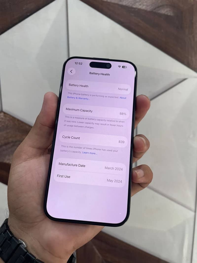 Apple iPhone 15 Pro 4