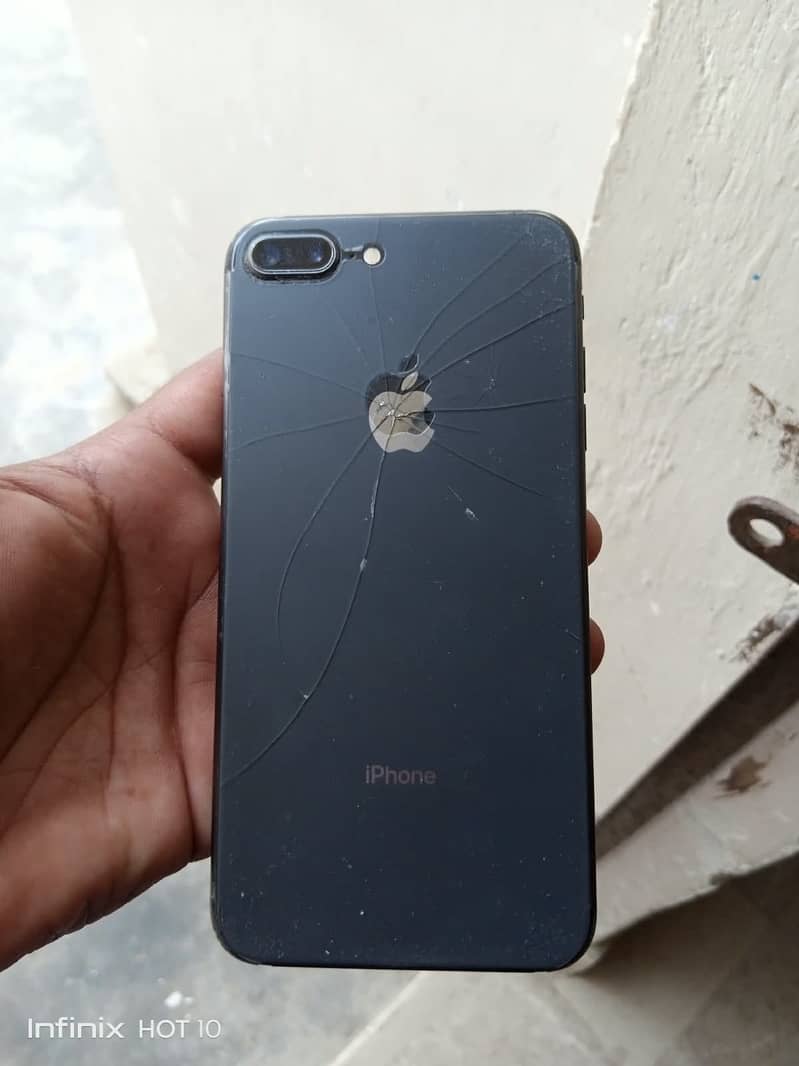 Apple iPhone 8 Plus 1