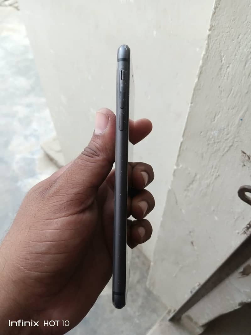 Apple iPhone 8 Plus 2