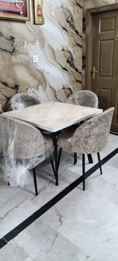 4-seater and 6-seater Dinning Table