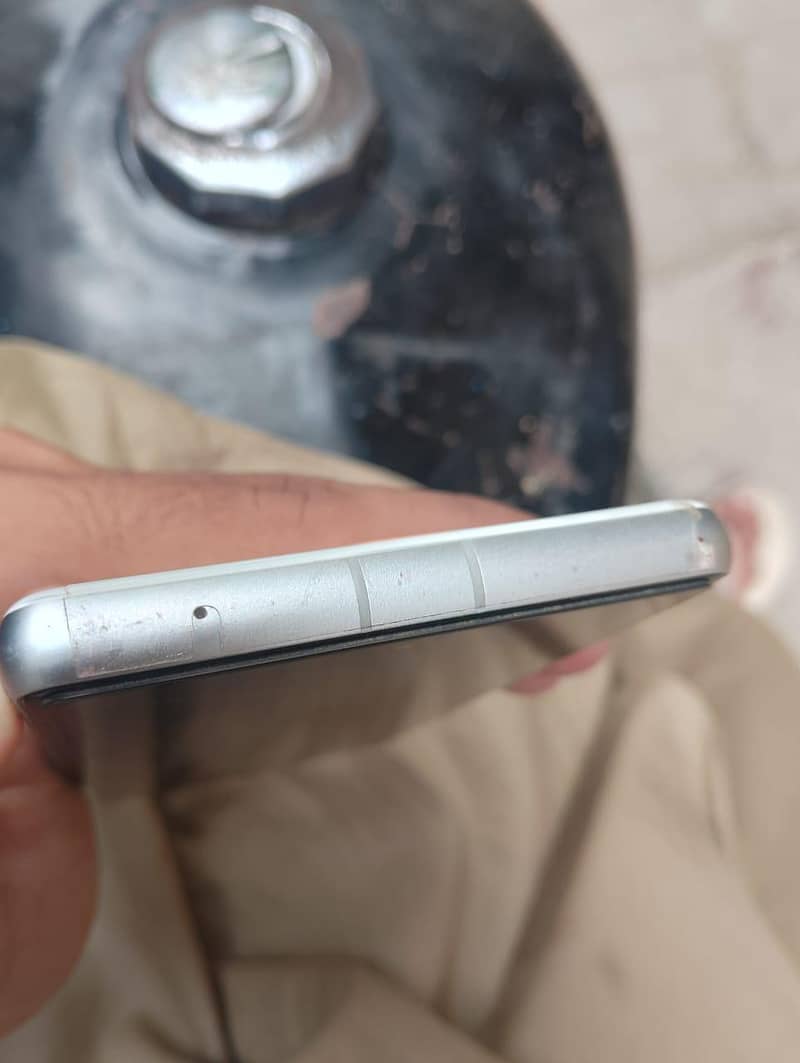 Google Pixel 7a 4