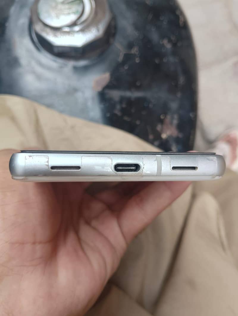 Google Pixel 7a 5