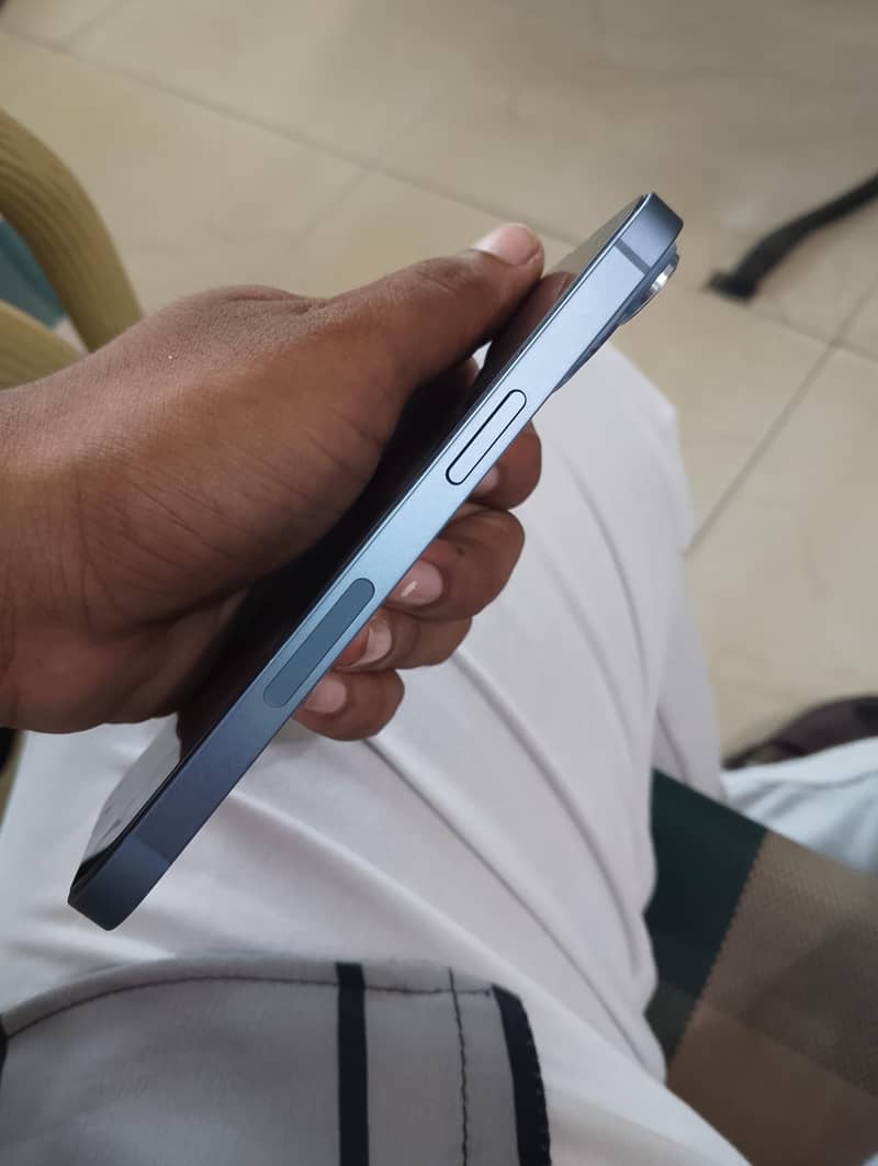 Apple iPhone 14 3