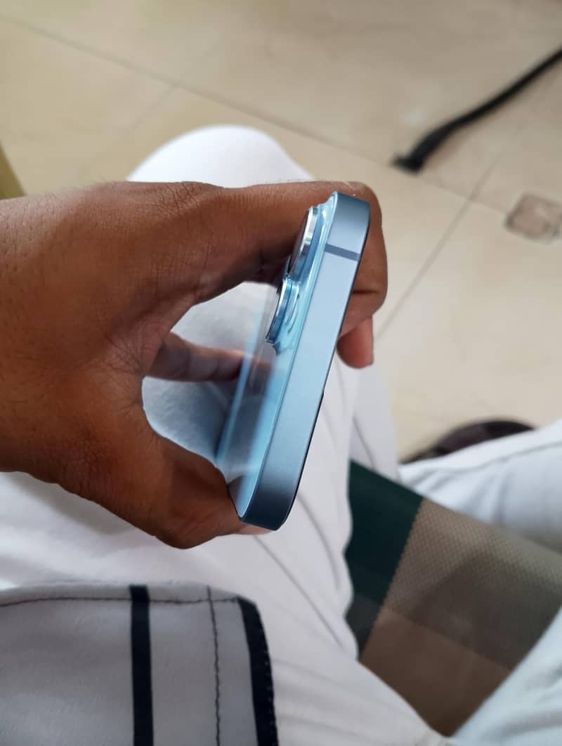 Apple iPhone 14 4