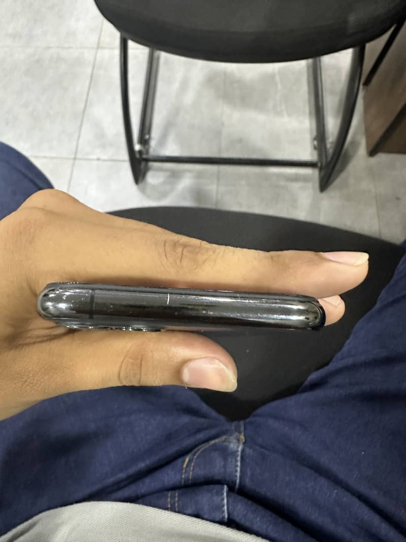 Apple iPhone 11 Pro 6