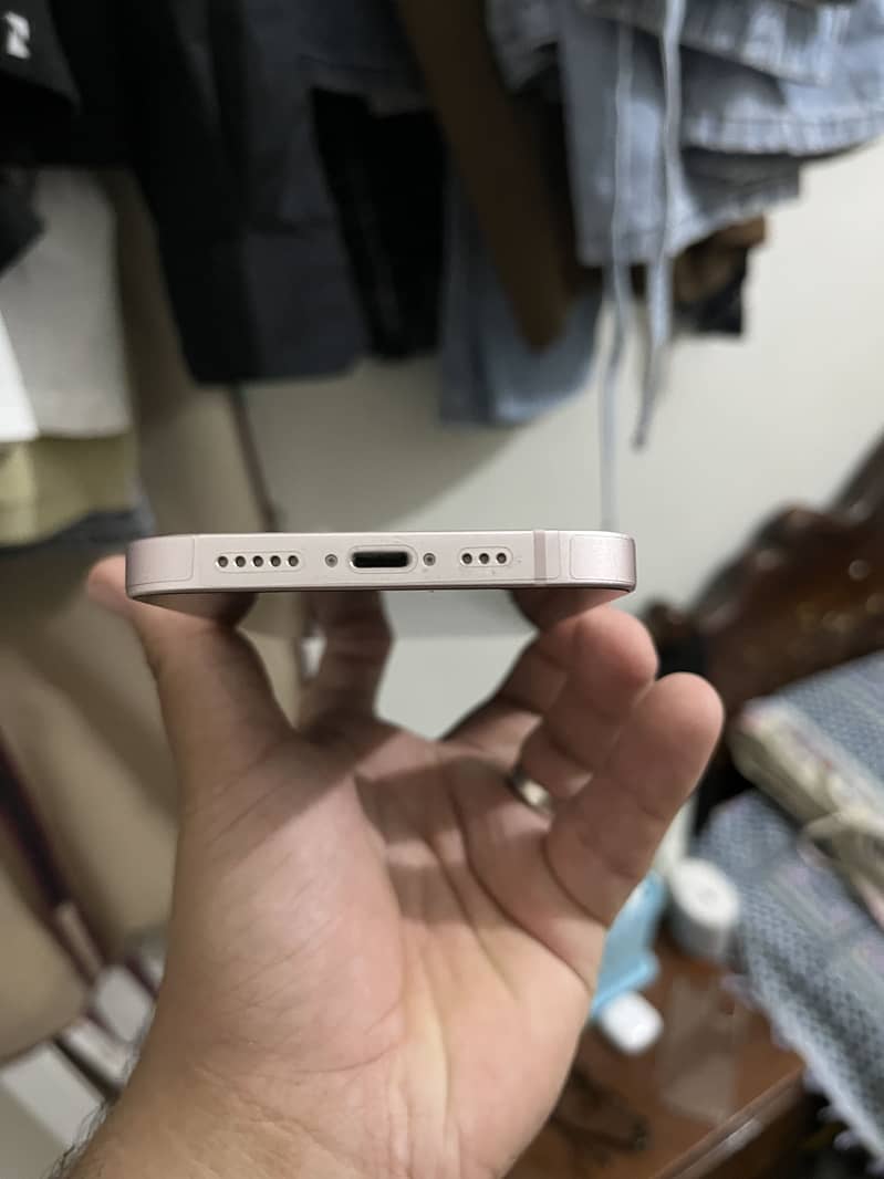 Apple iPhone 13 1