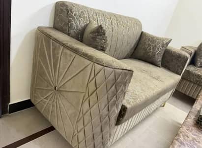 7 seat's sofa with center Table