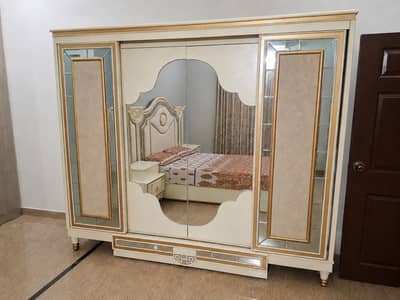 Cream and Gold Fancy Bed Set