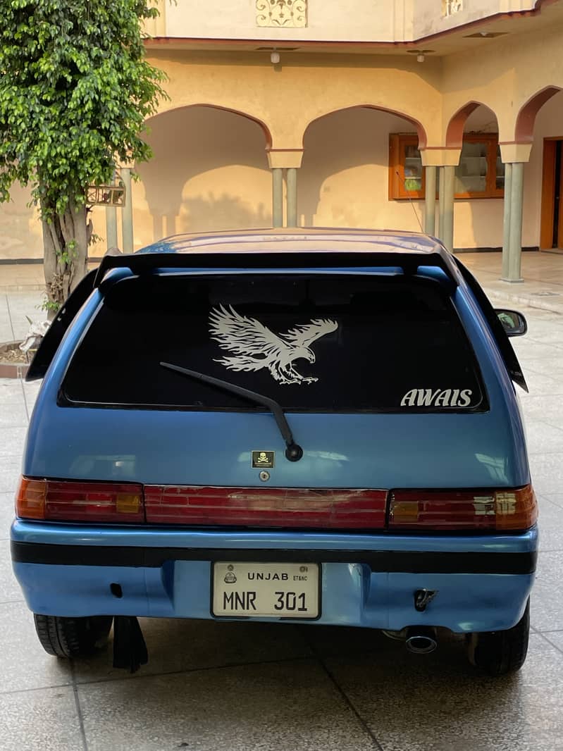 CHARADE 1985 10