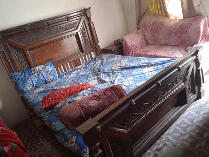 Bed and Dressing Table 4