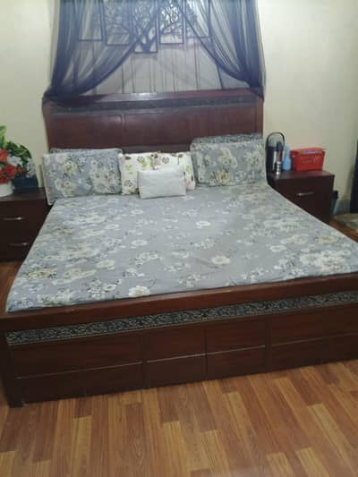 wooden bed set