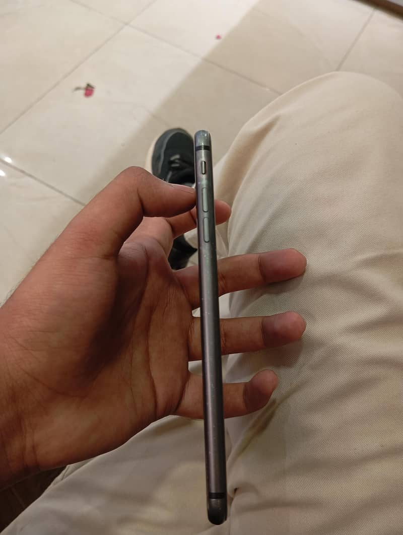 Apple iPhone 8 Plus 0