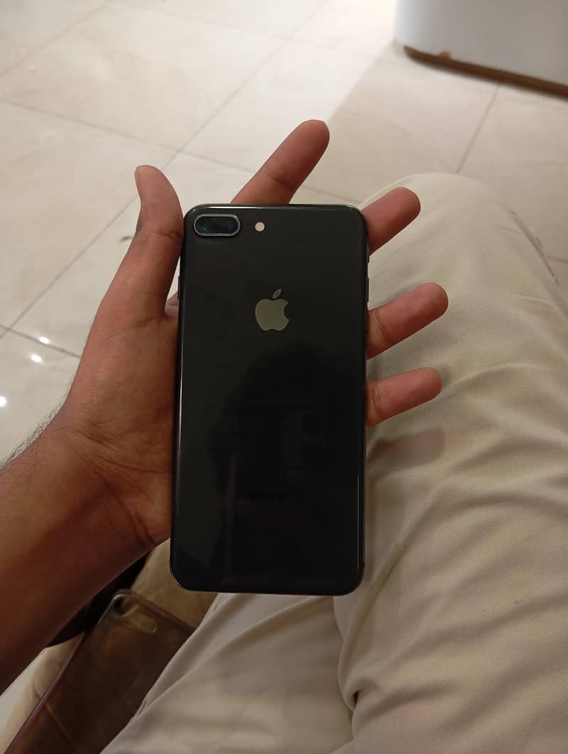 Apple iPhone 8 Plus 2