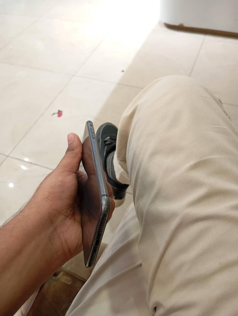 Apple iPhone 8 Plus 3