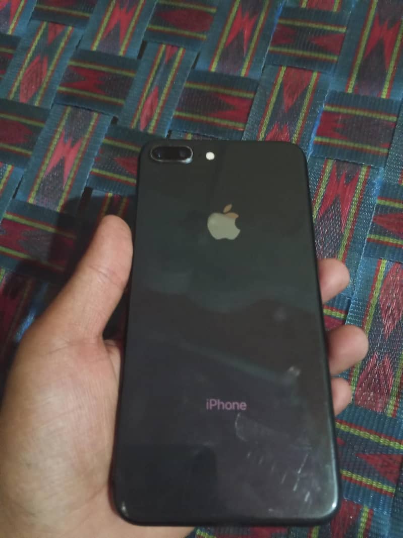 Apple iPhone 8 Plus 0