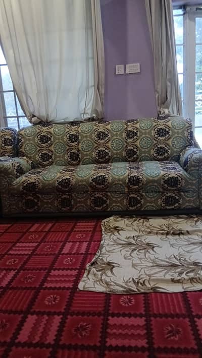 3+2+1 mazbot lakre ka sofa hud teyar krwaea tha