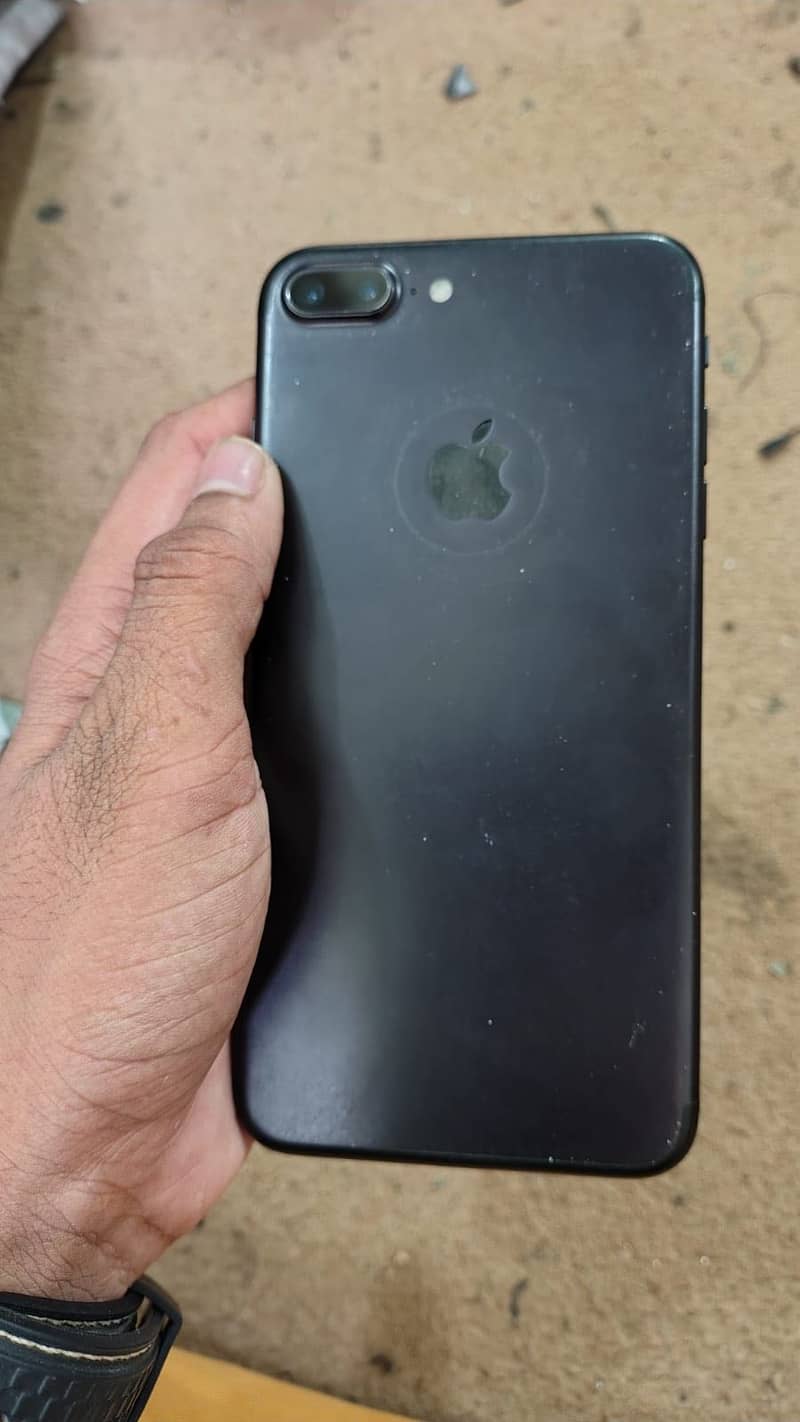Apple iPhone 7 Plus 3
