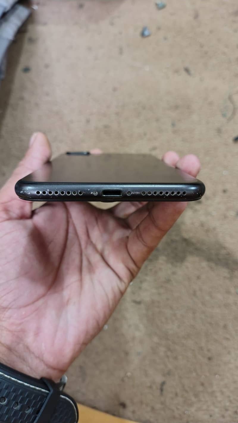 Apple iPhone 7 Plus 4