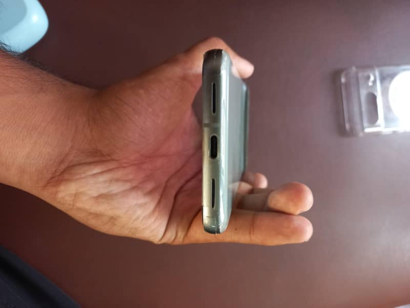 Google Pixel 8 4