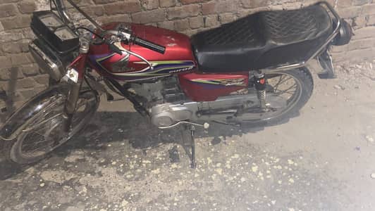 Honda 125 Red colour